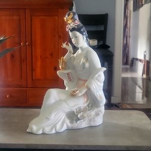 Ceramic polished geisha statue